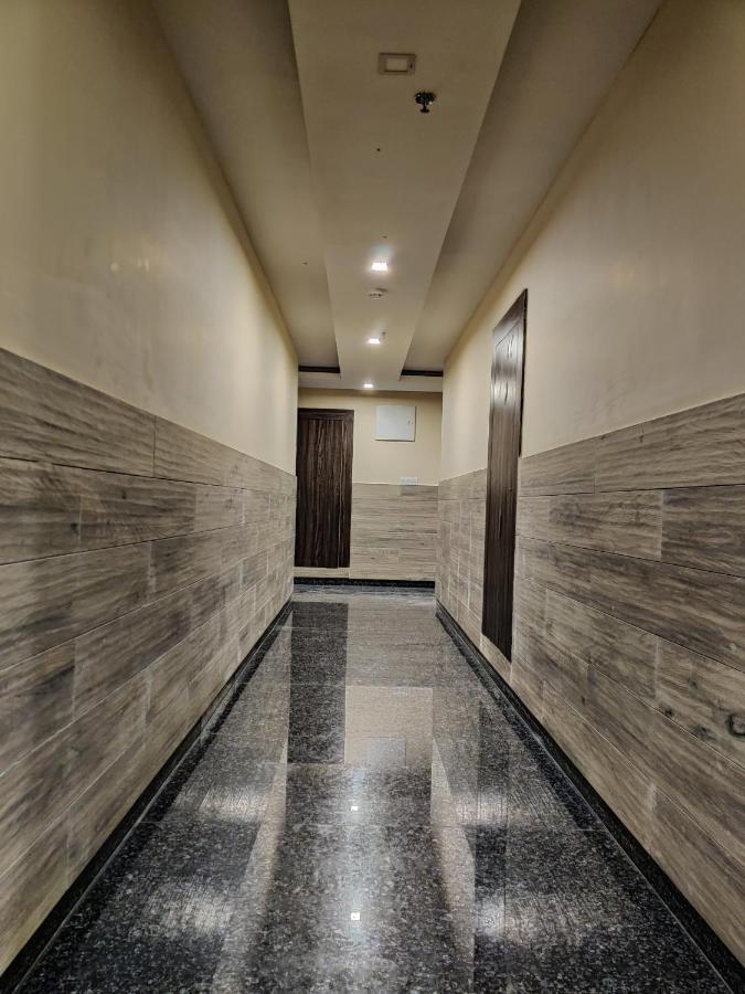 Hotel Vip Square Puri Exterior photo