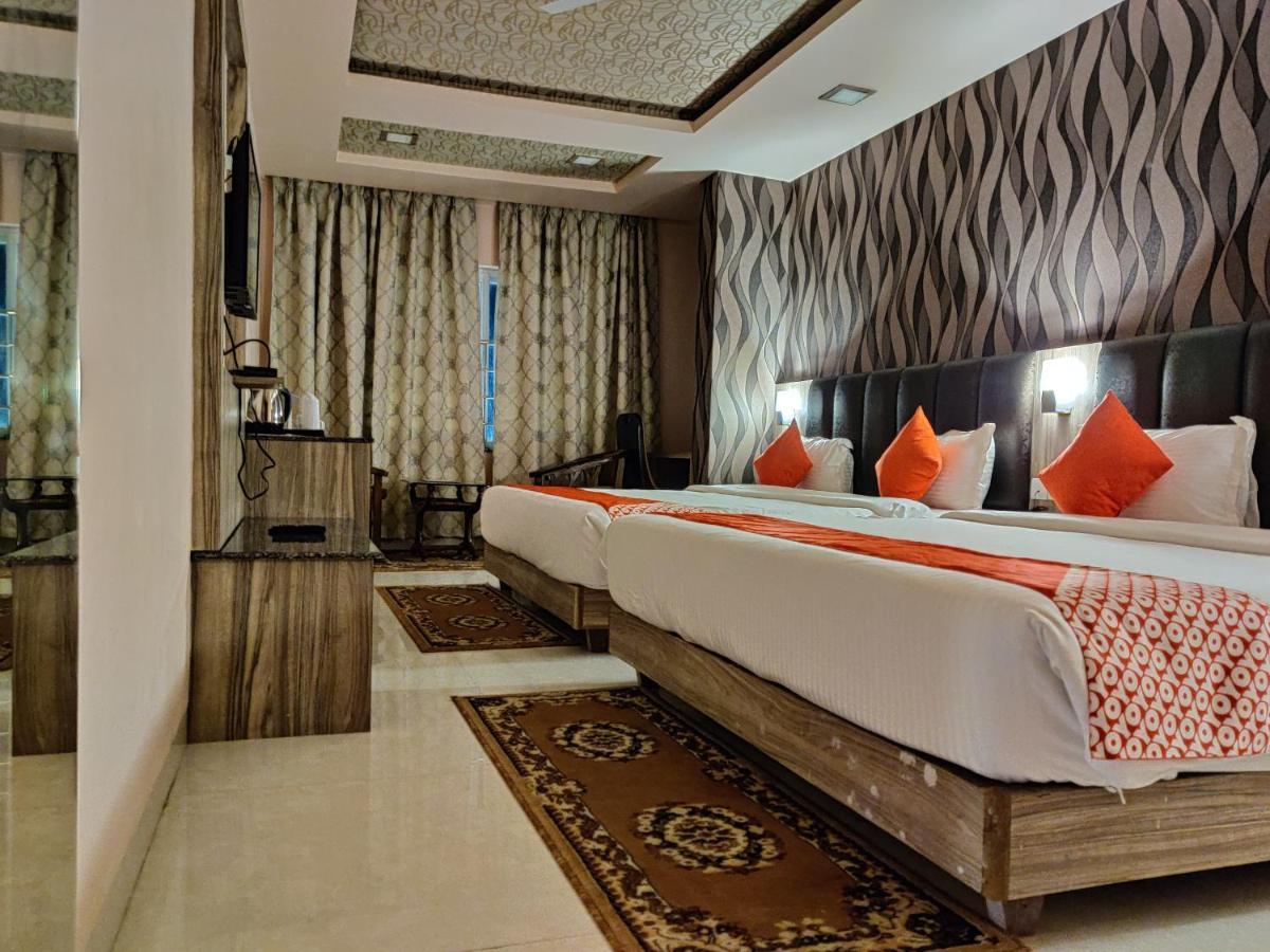 Hotel Vip Square Puri Exterior photo