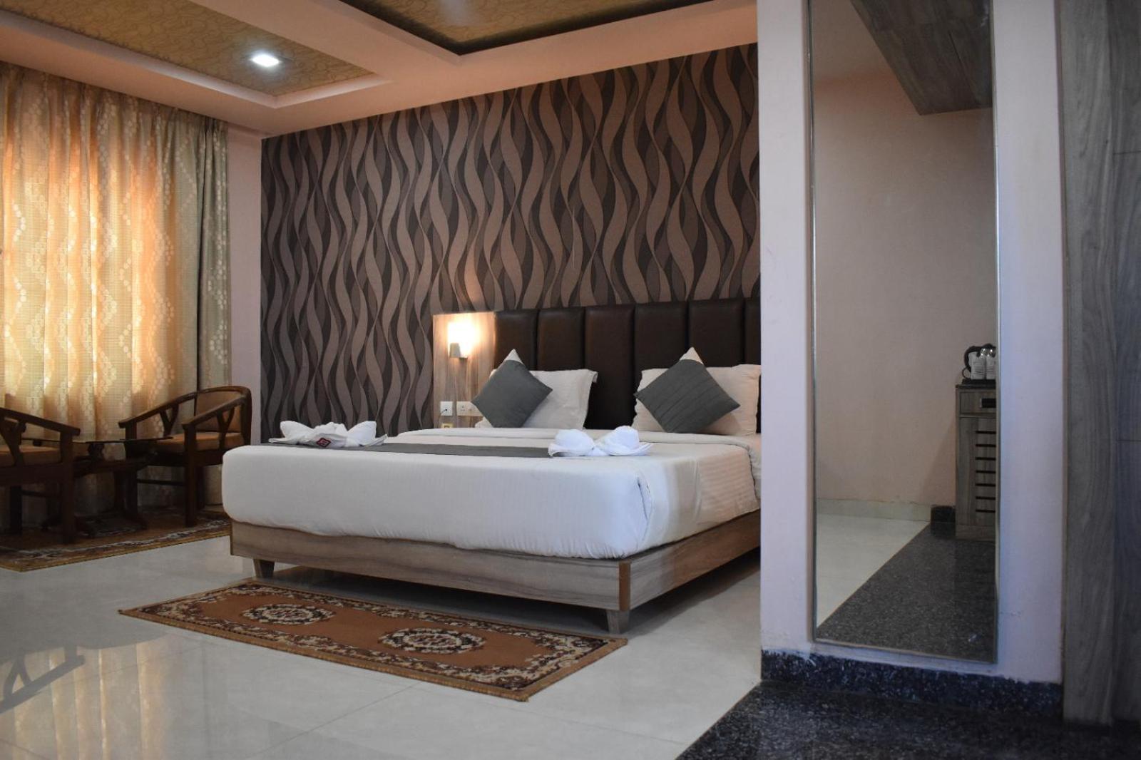 Hotel Vip Square Puri Exterior photo