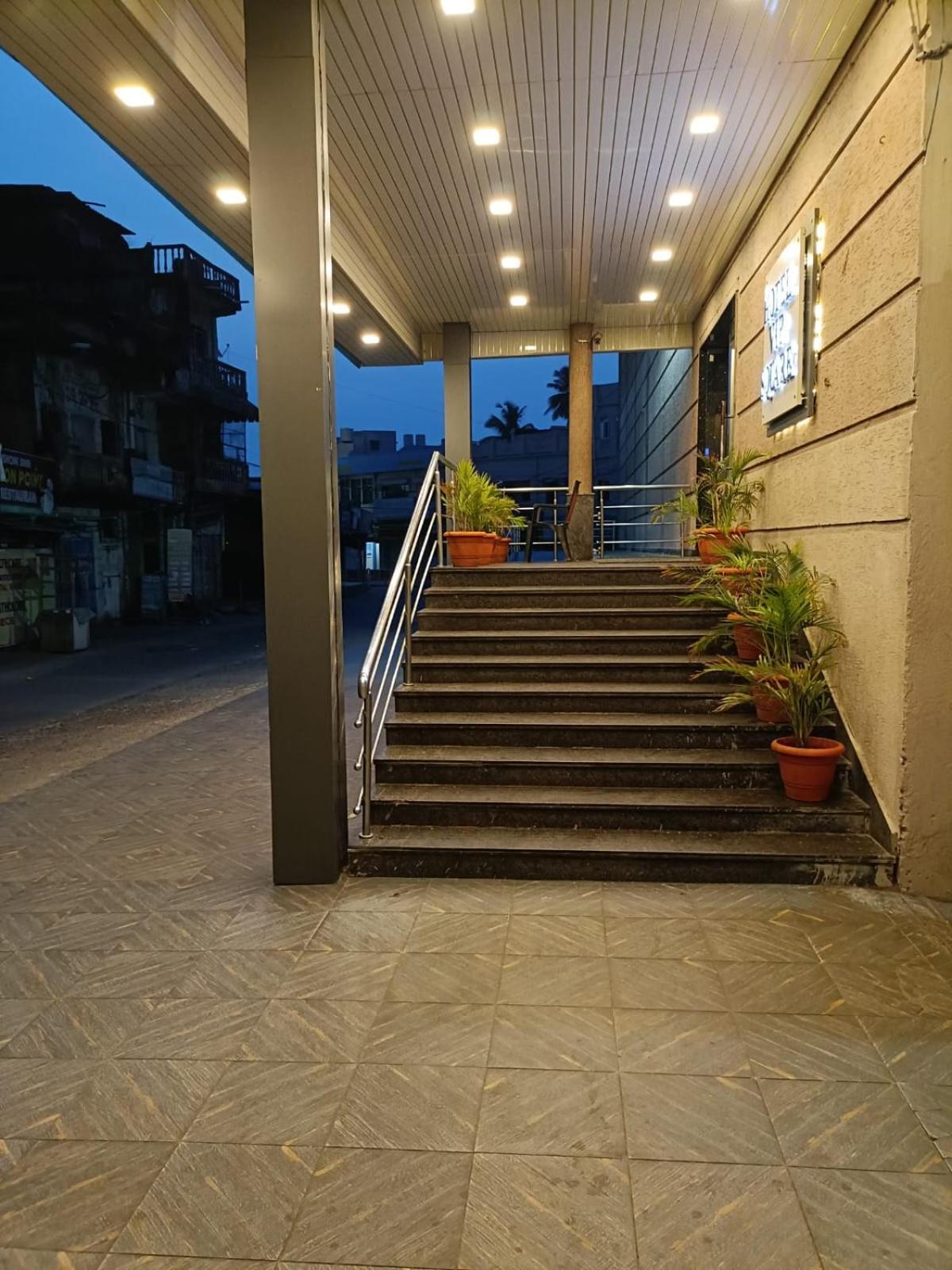 Hotel Vip Square Puri Exterior photo